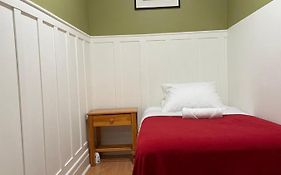 Small Private La Bedroom W Wifi - Private Fridge - Ac Near Usc - Exposition Park - Usc Memorial Coliseum - Banc Of California Bmo Stadium - Downtown Los Angeles Dtla - University Of Southern California Usc!!!